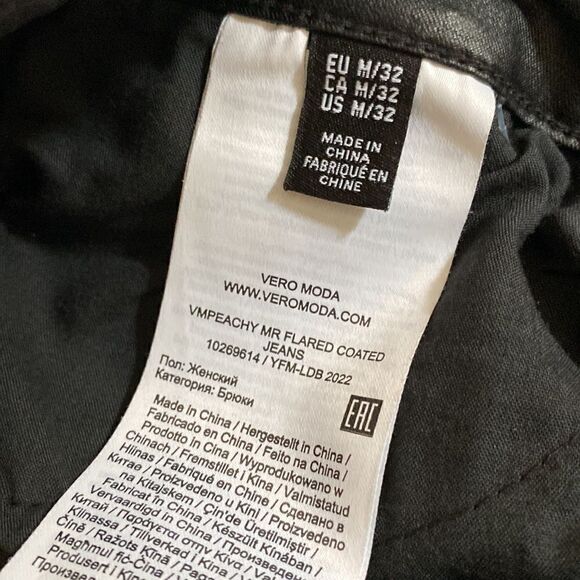 Vero Moda Black Woman’s Mr Flared Coated Jeans - Picture 3 of 6